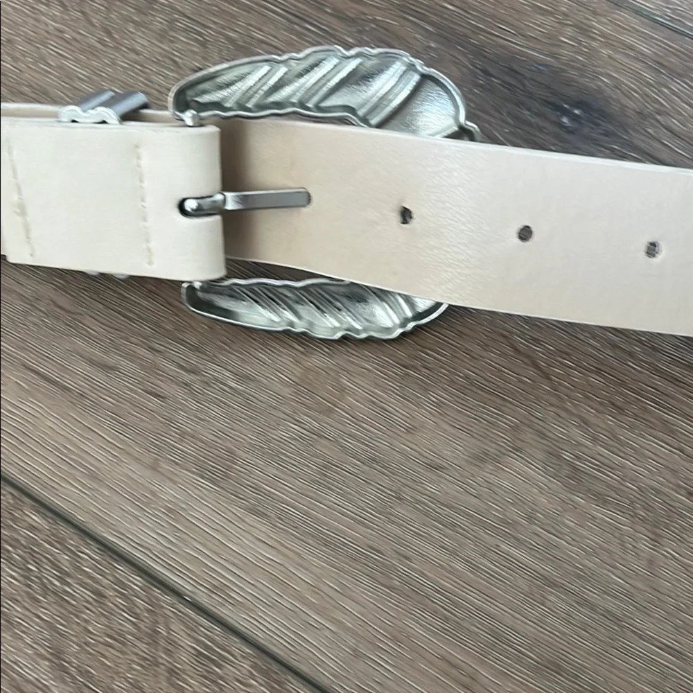 NWT! Forever 21 White Belt with Silver Buckle